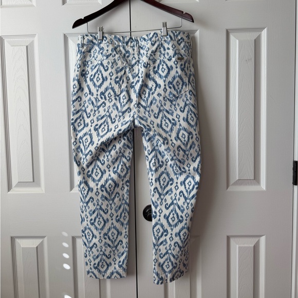 Chicos So Slimming blue/white IKAT pattern Jean - Picture 2 of 7